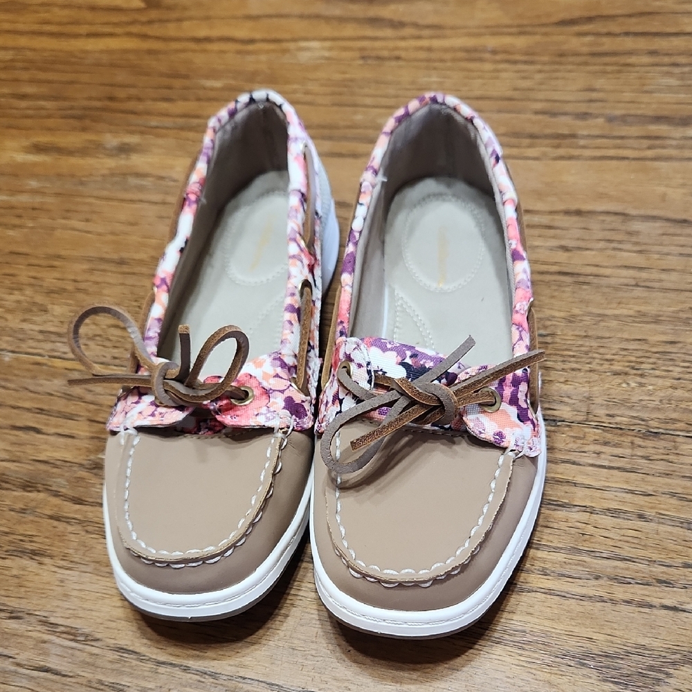 NEW Craft & Barrow Floral Loafers Size 7